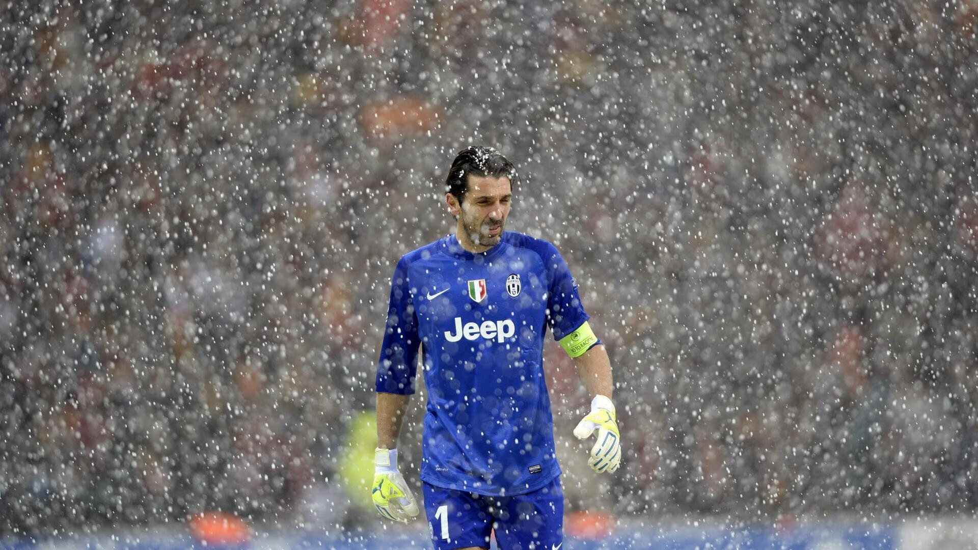 开云体育官方网站-绝境中的东方之光，孙兴慜补时救主，拜仁险胜委内瑞拉背后的战术博弈